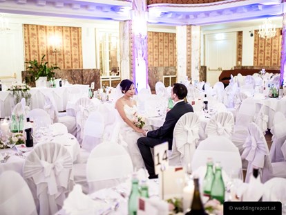 Hochzeit - Trauung im Freien - Wien - das Brautpaar in unserem Ballsaal - Austria Trend Parkhotel Schönbrunn