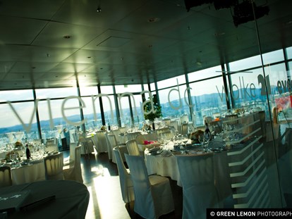 Hochzeit - externes Catering - Wien - Der Innenbereich der Wolke21 mit Blick auf Wien.
 - wolke21 im Saturn Tower