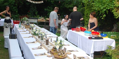 Hochzeit - Geeignet für: Vernissage oder Empfang - Wien - Hochzeitstafel Outdoor Location - Metamorphosys - Place of Bliss - Wien 22
