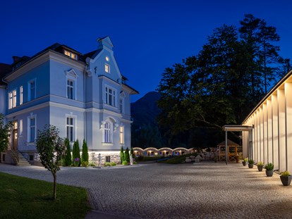 Hochzeit - Frühlingshochzeit - Oberösterreich - Unser Festsaal bietet Platz für bis zu 200 Gäste.  - Villa Bergzauber