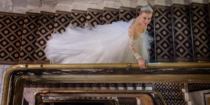 Hochzeit - Preisniveau: exklusiv - Wien - (c) Maria Tsakiri, Kleid: Niely Hoetsch und Solaine Piccoli - Hotel Bristol Vienna