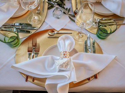 Hochzeit - Art der Location: Eventlocation - Landskron - Moderne Tischdeko ganz nach euren Wünschen. - BAD/SAAG  DIREKT AM WÖRTHERSEE - RESTAURANT & CLUB