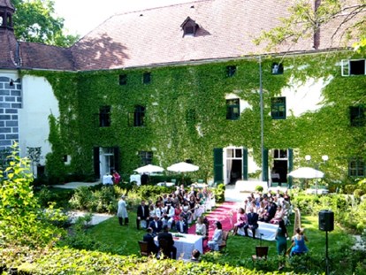 Hochzeit - Herbsthochzeit - Wallsee - Standesamtliche Hochzeit im Schloss Ernegg - Schloss Ernegg