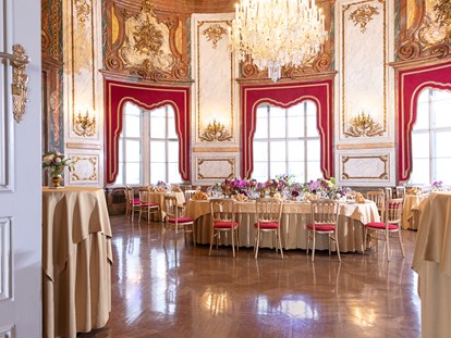 Hochzeit - Art der Location: Schloss - Wien - Ovaler Festsaal als Herzstück des Palais - Palais Daun-Kinsky