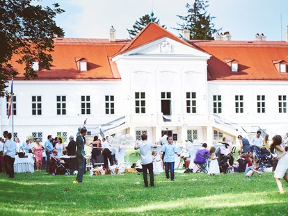 Hochzeit - Hochzeits-Stil: Modern - Wien-Stadt Döbling - Hochzeit im SCHLOSS Miller-Aichholz, Europahaus Wien. - Schloss Miller-Aichholz - Europahaus Wien