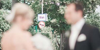 Hochzeit - Hochzeits-Stil: Modern - Wien - Heiraten auf dem Weingut Cobenzl am Rande Wiens.
Foto © stillandmotionpictures.com - Weingut Wien Cobenzl