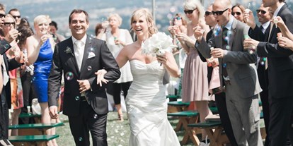 Hochzeit - Hochzeits-Stil: Modern - Wien - Heiraten im Weingut Cobenzl über den Dächern Wiens.
Foto © stillandmotionpictures.com - Weingut Wien Cobenzl