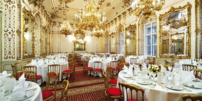 Hochzeit - Art der Location: Schloss - Wien - Feiern Sie Ihre Hochzeit im großen Festsaal des Palais Pallavicini. - Palais Pallavicini