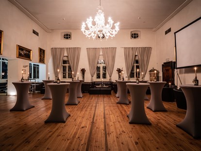 Hochzeit - interne Bewirtung - Gentelmenclub  - Schloss Maria Loretto am Wörthersee
