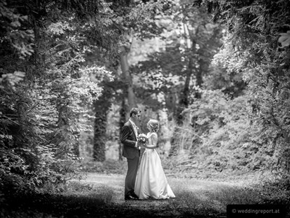 Hochzeit - Preisniveau: hochpreisig - Fotoshooting im nahegelegenen Wald.
Foto © weddingreport.at - Schloss Halbturn - Restaurant Knappenstöckl