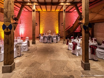 Hochzeit - Hochzeits-Stil: Industrial - Mittelalterliche Scheune in Neckarmühlbach
 - Heiraten auf Schloss Horneck / Eventscheune 
