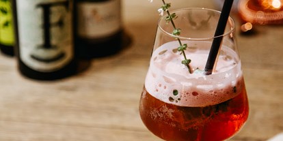 Hochzeit - Art der Location: Weingut/Heuriger - Weinstall-Sprizz...unser Haus-Cocktail wartet bereits auf euch und eure Hochzeitsgäste. - Gin & Coffee
