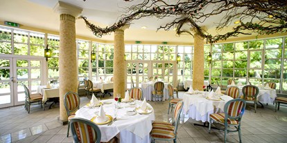 Hochzeit - Umgebung: im Park - Lackenbach - Restaurant - Schlosshotel Szidónia