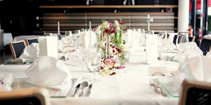 Hochzeit - Standesamt - Rothenthurn - Hochzeitstafel im Como - voco Villach