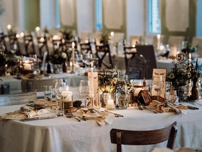 Hochzeit - Weinkeller - Romantik bei Kerzenlicht, unser oberstes Gebot für Sie besondere Augenblicke ganz Ihren Vorstellungen entsprechend zu schaffen. - Alte Schule