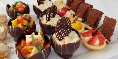 Hochzeit - Candybar: Sweettable - Oberösterreich - Dessertbuffet - zubereitet von der Haus eigenen Konditormeisterin - ABP Burgers