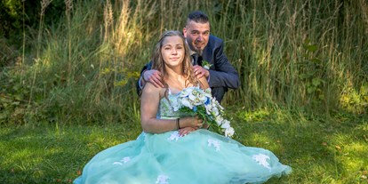 Hochzeit - Trauung im Freien - Oberösterreich - Fotos im hinteren Garten - ABP Burgers
