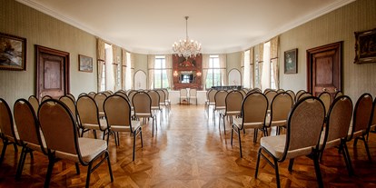 Hochzeit - interne Bewirtung - Region Köln-Bonn - Billardsaal - großes Standesamt - Golf-Club Schloss Miel
