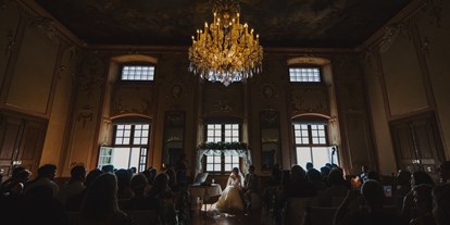 Hochzeit - Art der Location: Restaurant - Region Bodensee - Eine standesamtliche Trauung im Spiegelsaal. - Neues Schloss Meersburg
