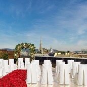 Hochzeitslocation: Atmosphere Rooftop Bar im Sommer - Standesamtliche oder Freie Trauung - The Ritz-Carlton, Vienna
