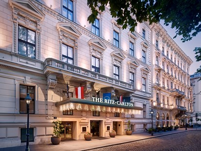 Hochzeit - nächstes Hotel - Außenansicht - Haupteingang - The Ritz-Carlton, Vienna