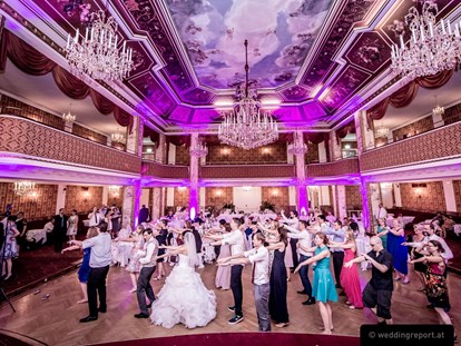 Hochzeit - Wickeltisch - Party der Hochzeitsgäste - Austria Trend Parkhotel Schönbrunn