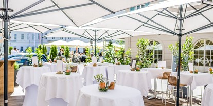 Hochzeit - Art der Location: ausgefallene Location - Flachgau - Terrasse - K+K Restaurant am Waagplatz