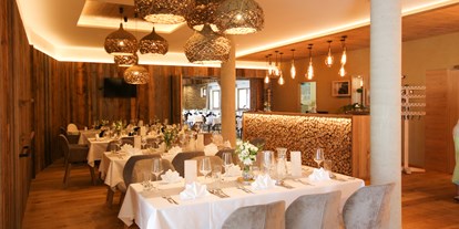 Hochzeit - Art der Location: Gasthaus - Filzmoos (Filzmoos) - Lobby und Stadl - Laudersbach's Event-Stadl