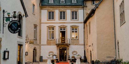 Hochzeit - Umgebung: in einer Stadt - Luxembourg / Land der roten Erde - Château de Bourglinster