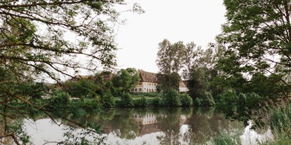 Hochzeit - Preisniveau: moderat - Dachau - Der Prielhof liegt idyllisch im Grünen gelegen zwischen Weihern  - Klosterschenke Scheyern - Prielhof