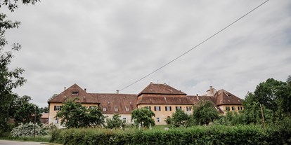 Hochzeit - Frühlingshochzeit - Sulzemoos - Die Außenansicht des Prielhof - Klosterschenke Scheyern - Prielhof