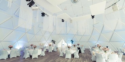Hochzeit - Trauung im Freien - Hannover - Der Festsaal der Eventlocation Atmosflair in Niedersachsen. - Atmosflair Hildesheim