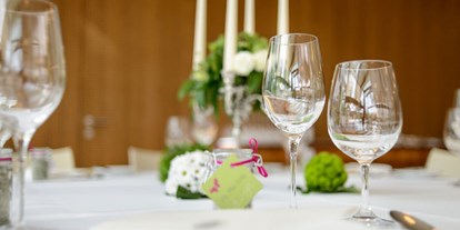 Hochzeit - Trauung im Freien - Zeltweg - gedeckter Tisch - Hotel Hofwirt