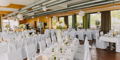 Hochzeit - Umgebung: am See - Margarethen am Moos - Festsaal des Seerestaurant Katamaran in Rust. - Seerestaurant Katamaran
