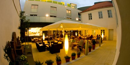 Hochzeit - Umgebung: im Park - Röhrenbach (Röhrenbach) - Gastgarten - Hotel-Restaurant Öhlknechthof