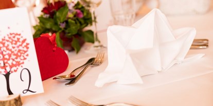Hochzeit - Umgebung: in einer Stadt - Waldviertel - Tischdekoration - Hotel-Restaurant Öhlknechthof