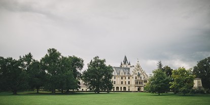 Hochzeit - Art der Location: Schloss - Furth bei Göttweig - Das Schloss Grafenegg eingebettet in die riesige Gartenanlage. - Schloss Grafenegg