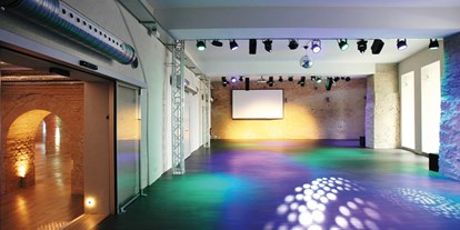 Hochzeit - Geeignet für: Hochzeit - Werder (Havel) - Farbiksaal mit Tageslicht und bodentiefen Fenstern (150 m²) - Lendelhaus & Historische Saftfabrik