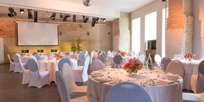 Hochzeit - Geeignet für: Firmenweihnachtsfeier - Werder (Havel) - Farbiksaal mit Tageslicht und bodentiefen Fenstern (150 m²) - Lendelhaus & Historische Saftfabrik