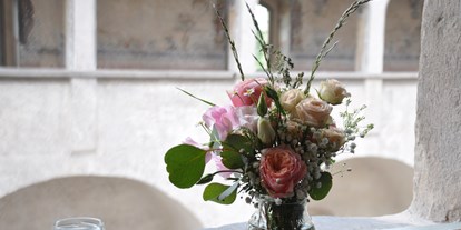 Hochzeit - Trauung im Freien - Italien - Details... - Schloss Maretsch