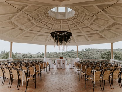 Hochzeit - Hochzeitsessen: mehrgängiges Hochzeitsmenü - Österreich - Pavillon mit Gartenbestuhlung - Weinschloss Thaller