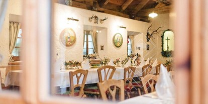 Hochzeit - Art der Location: Bauernhof/Landhaus - Traunkirchen - foto kollmann - Mostschenke im Heustadl