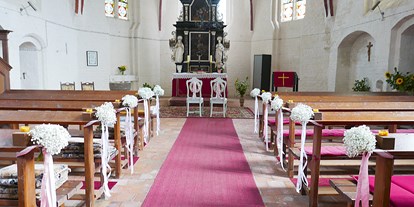 Hochzeit - Geeignet für: Seminare und Meetings - Ostseebad Boltenhagen - Trauung in der Dorfkirche von Goldebee - Hotel Schloss Gamehl