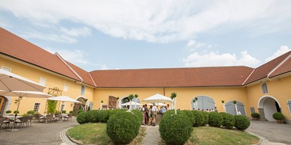 Hochzeit - Linz (Linz) - Heiraten am Burnerhof in Oberösterreich.
Foto © sandragehmair.com - Burnerhof