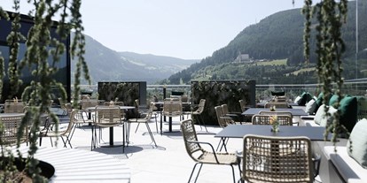 Hochzeit - Hochzeitsessen: À la carte - Dachterrasse - eignet sich sehr gut für Sektempfang - Goldader - Alpine Kulinarik
