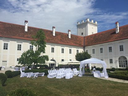 Hochzeit - Parkplatz: kostenlos - Dietach (Dietach) - Schloss Events Enns