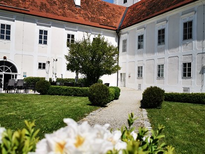 Hochzeit - Umgebung: im Park - Oberösterreich - Schloss Events Enns