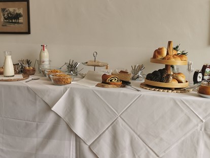 Hochzeit - Hochzeits-Stil: Vintage - Oberösterreich - Frühstücksbrunch nach der Hochzeitsfeier am Sonntag - Schloss Events Enns
