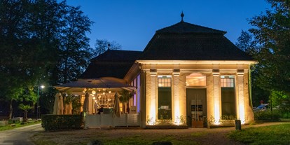 Hochzeit - Geeignet für: Firmenweihnachtsfeier - Oberösterreich - Abendstimmung in der Orangerie im Schlosspark Steyr. - Orangerie Steyr