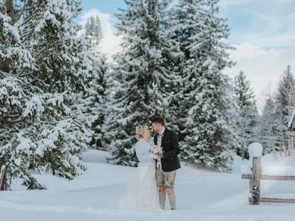 Hochzeit - Hochzeitsessen: 5-Gänge Hochzeitsmenü - Die Rufana Alp bei einer Winterhochzeit. - Rufana Alp